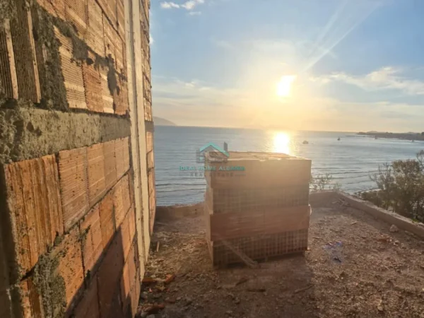 Vlore - Lungomare, shitet apartament 2+1 , (POSEIDON RESIDENCE)