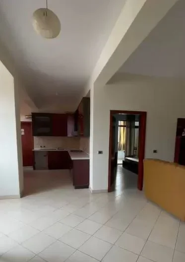 Tirane, jepet me qera apartament 2+1 Kati 3, 110 m² 450 € (Ali Demi)