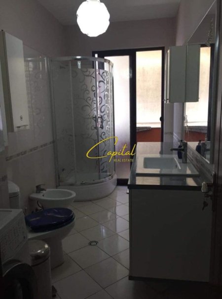 Tirane, jepet me qera apartament 1+1 Kati 3, 90 m² 400 € (ASTIR)