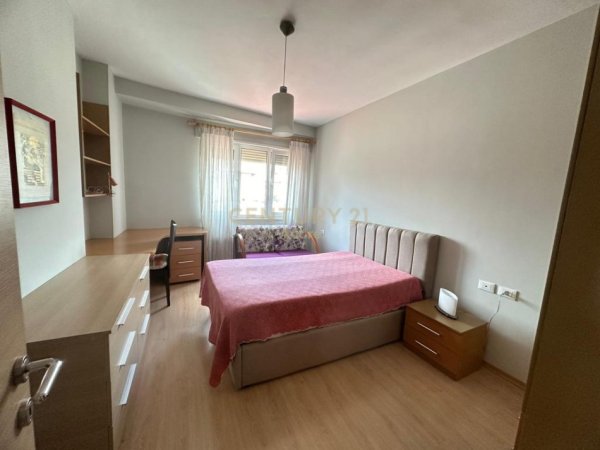 Tirane, jepet me qera 2+1 Kati 3, 108 m² 1.060 € (Rruga&quot; Milto Tutulani&quot; Tirana Albania)