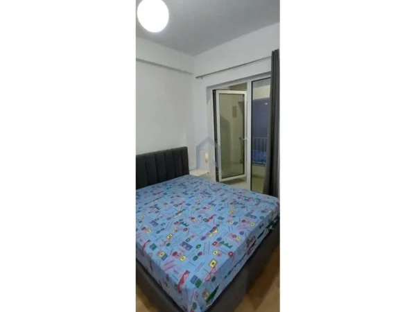Tirane, jepet me qera apartament 1+1+Ballkon Kati 7, 65 m² 420 € 