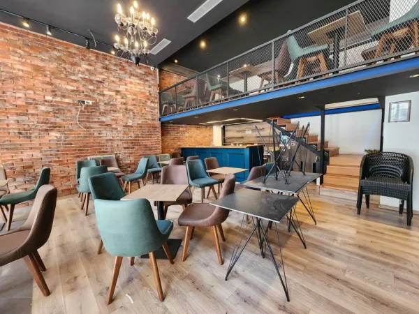 - SHITET:  DYQAN/LOKAL Ultra Investuar 62 m² ( Xhamllik -📍 Kompleksi Kolombo ( Ndarë në 2 kate) || 180,000€