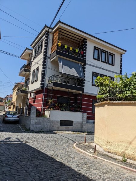 Korce, jepet me qera apartament 1+1+Ballkon Kati 2, 55 m² 250 € (Rr Veteranet)