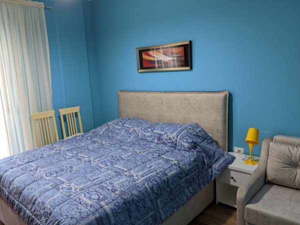 Korce, jepet me qera apartament 1+1+Ballkon Kati 2, 55 m² 250 € (Rr Veteranet)
