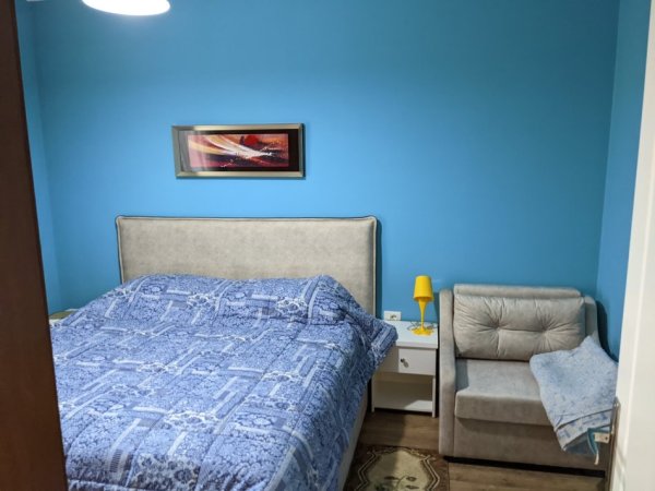 Korce, jepet me qera apartament 1+1+Ballkon Kati 2, 55 m² 250 € (Rr Veteranet)