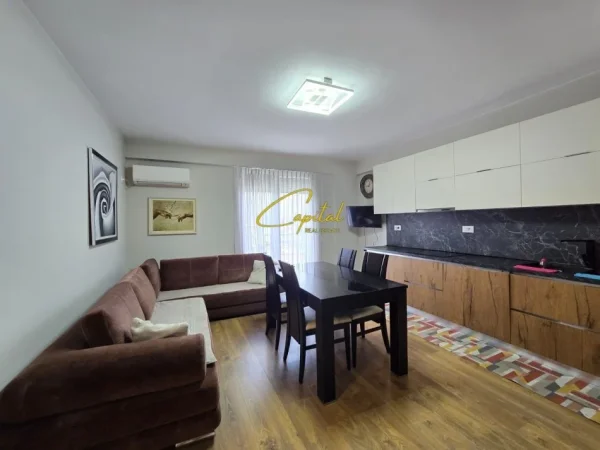 Tirane, jepet me qera apartament 3+1 Kati 6, 180 m² 1.000 € (5 MAJI)