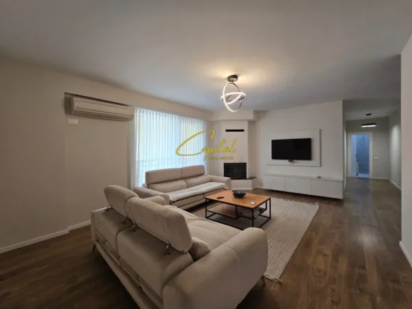 Tirane, jepet me qera apartament 3+1 Kati 6, 180 m² 1.000 € (5 MAJI)
