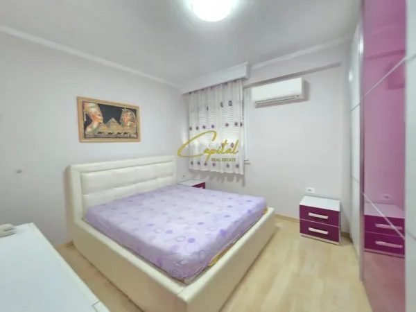 Tirane, jepet me qera apartament 3+1 Kati 6, 180 m² 1.000 € (5 MAJI)