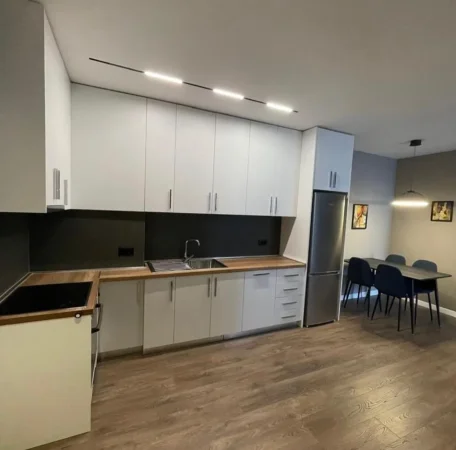 Tirane, jepet me qera apartament 1+1 , 70 m² 600 € 