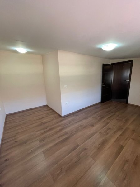 Tirane, jepet me qera Vile 3 Katshe Kati 4, 671 m² 4.000 € (Akacia Hills)