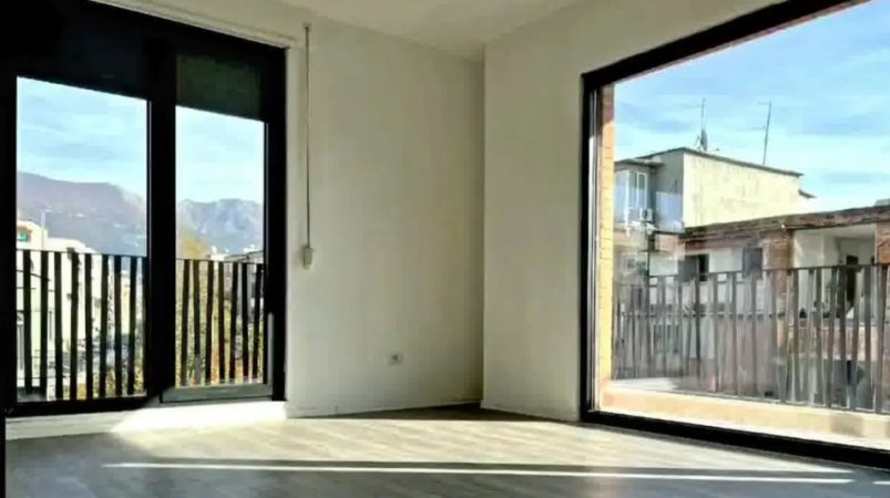 Tirane, shitet apartament 1+1 , 77 m² 195.000 € 