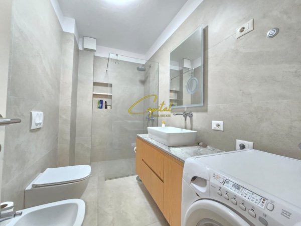 Tirane, jepet me qera Apartament 3+1 Kati 6, 180 m² 1.000 € ( 5 Maj )
