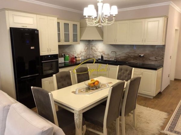 Tirane, shitet apartament 2+1 Kati 5, 126 m² 158.000 € (FRESKU)