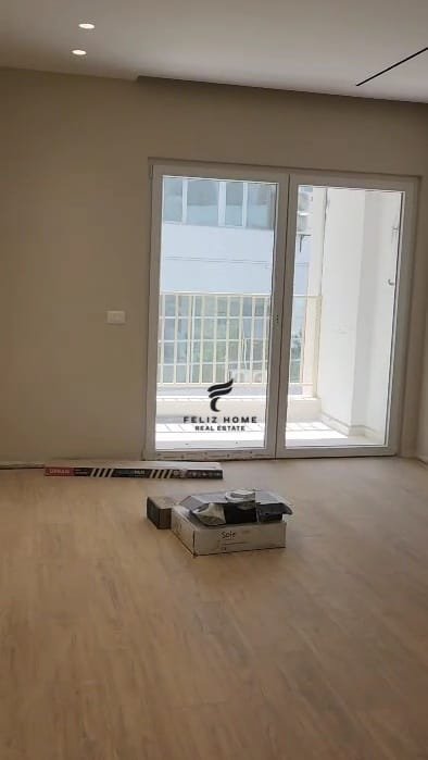 Tirane, jap me qera zyre Kati 3, 65 m² 600 € (ZOGU I ZI)