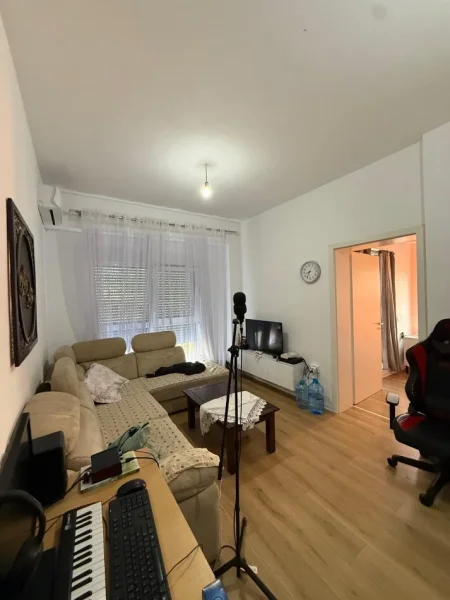 Tirane, shitet apartament 1+1 Kati 1, 59 m² 90.000 € (Rezidenca Kaimi)