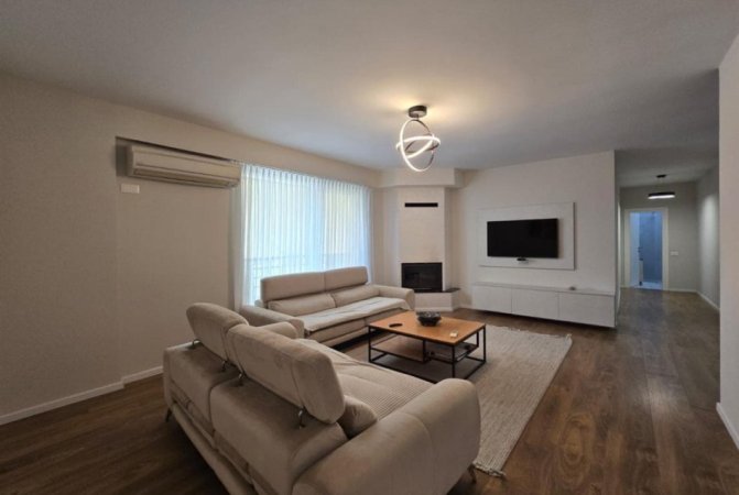 Tirane, jepet me qera apartament 2+1+Aneks+Ballkon Kati 6, 180 m² 1.000 € (5 maji)