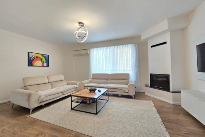 Tirane, jepet me qera apartament 2+1+Aneks+Ballkon Kati 6, 180 m² 1.000 € (5 maji)