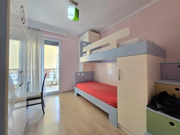 Tirane, jepet me qera apartament 2+1+Aneks+Ballkon Kati 6, 180 m² 1.000 € (5 maji)