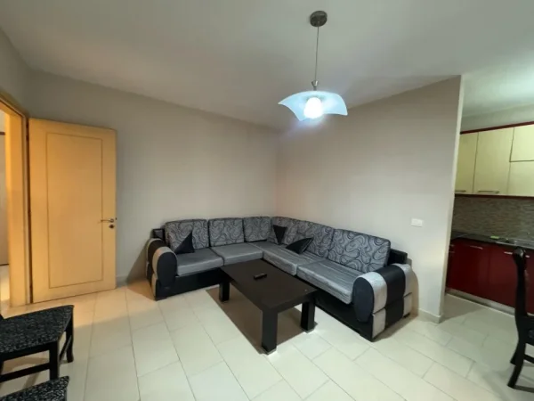 Tirane, jepet me qera apartament 2+1 Kati 3, 99 m² 450 € (Jata Market)