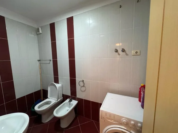 Tirane, jepet me qera apartament 2+1 Kati 3, 99 m² 450 € (Jata Market)