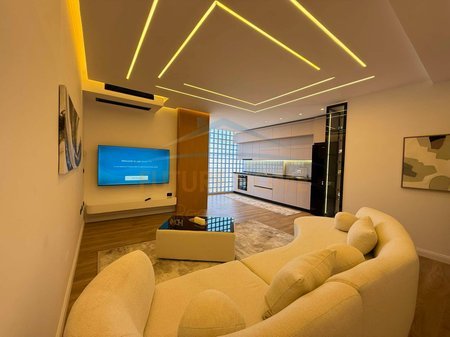Tirane, shitet apartament 2+1+2+Ballkon Kati 3, 110 m² 348.000 € (Rruga e Kosovareve)