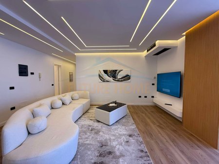 Tirane, shitet apartament 2+1+2+Ballkon Kati 3, 110 m² 348.000 € (Rruga e Kosovareve)