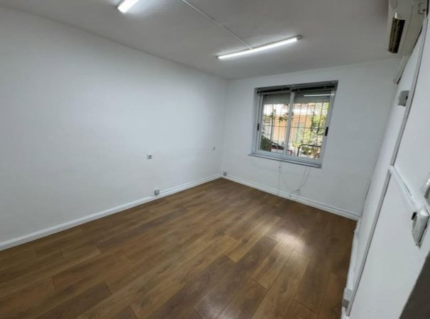 ZYRE ME QIRA PRANE  400 € (21 dhjetori)