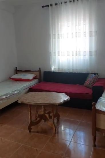 Tirane, jepet me qera apartament 1+1 Kati 2, 40 m² 250 € (Qytet Studenti)