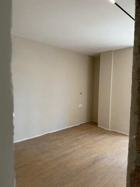 Tirane, jepet me qera apartament 1+1+Ballkon Kati 3, 65 m² 600 € (Zogu i Zi)