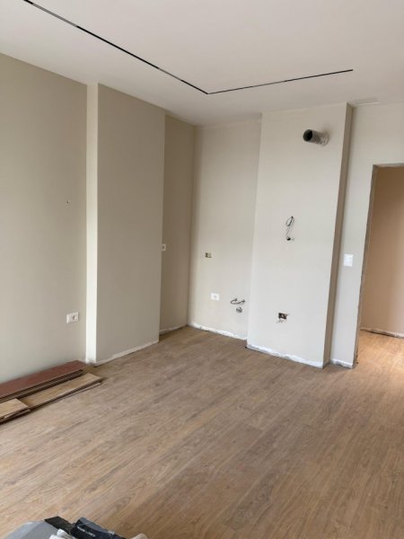 Tirane, jepet me qera apartament 1+1+Ballkon Kati 3, 65 m² 600 € (Zogu i Zi)