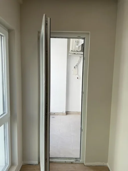 Tirane, jepet me qera apartament 1+1+Ballkon Kati 3, 65 m² 600 € (Zogu i Zi)