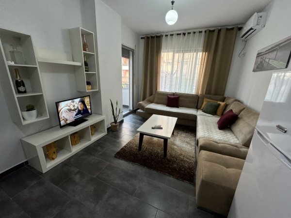 Tirane, jap me qera apartament 2+1+Ballkon Kati 1,