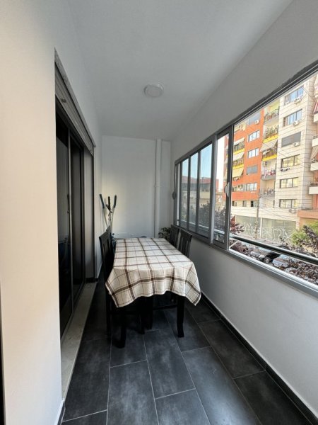 Tirane, jap me qera apartament 2+1+Ballkon Kati 1,