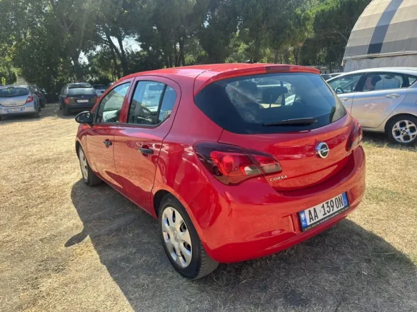 Tirane, shes makine Opel Nafte, e kuqe manuale Kondicioner 90.000 km 6.500 €