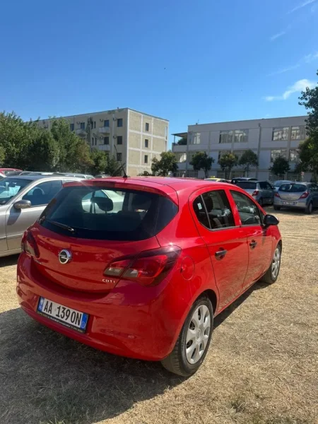 Tirane, shes makine Opel Nafte, e kuqe manuale Kondicioner 90.000 km 6.500 €