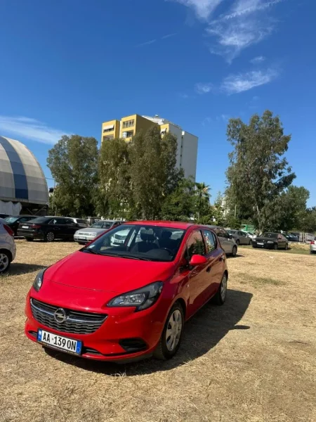 Tirane, shes makine Opel Nafte, e kuqe manuale Kondicioner 90.000 km 6.500 €