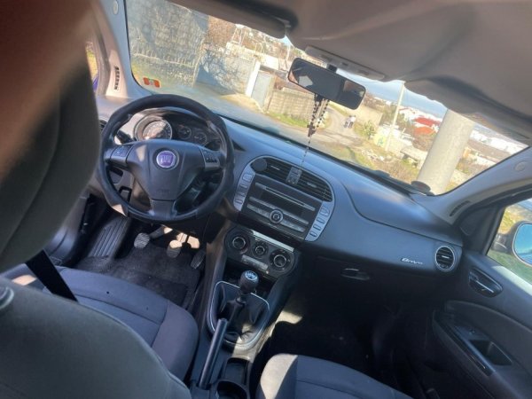 Durres, shitet makine fiat bravo 1,9 multijet Nafte , blu manuale 250.000 km 2.000 €