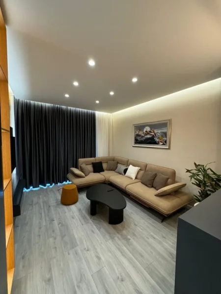 Tirane, jepet me qera apartament 1+1+Ballkon Kati 4, 65 m² 900 € (Rruga kosovarve)