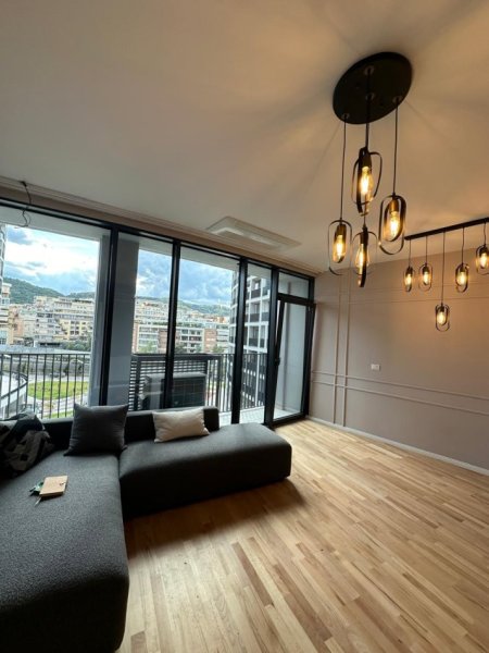 Tirane, jepet me qera apartament 2+1 Kati 4, 110 m² 1.800 € (LAKE VIEW)