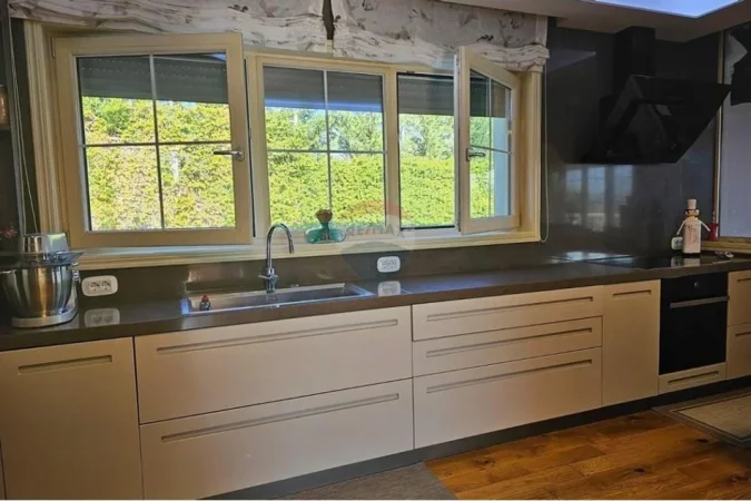 Farkë, shitet Vile , 1.650.000 € (ID: 530481001-681)