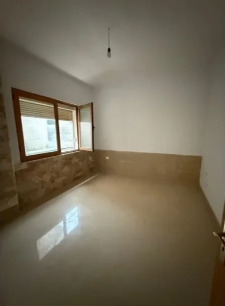 Tirane, shitet Vile 3 Katshe Kati 3, 521 m² 370.000 € (Vilat Gjermane)