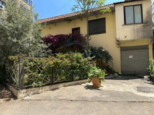 Tirane, jepet me qera Vile 2 Katshe , 1.000 € (Shkolla e Baletit)
