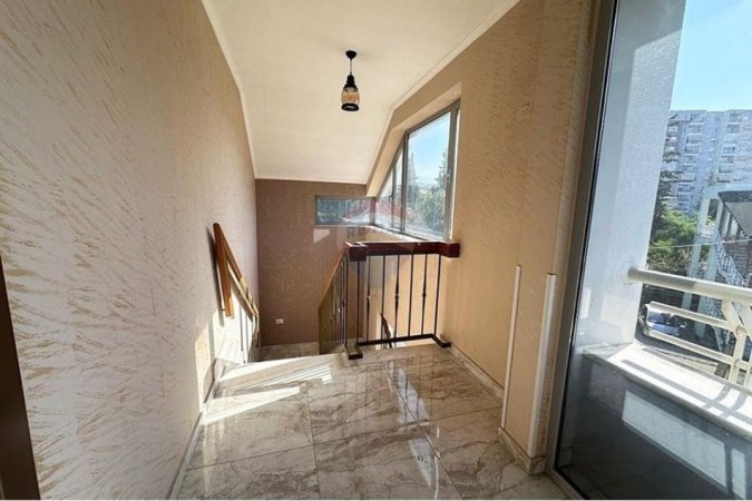 Tirane, jepet me qera Vile , 3.500 € (ID: 530481001-723)