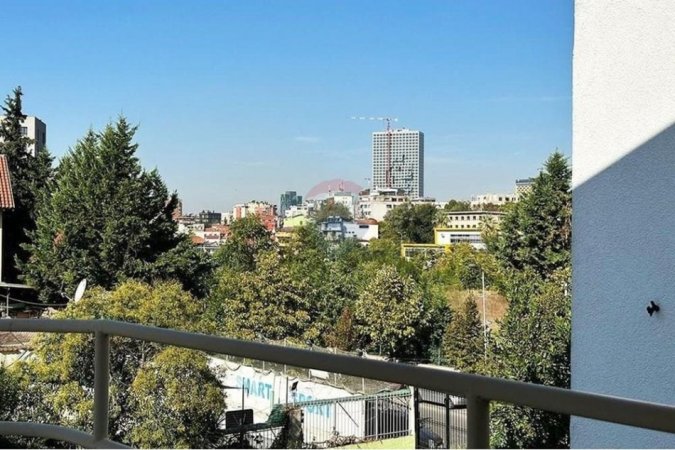 Tirane, jepet me qera Vile , 3.500 € (ID: 530481001-723)