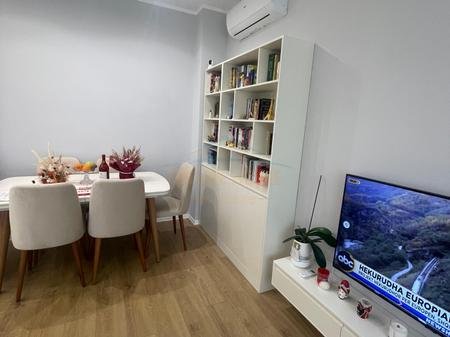 Tirane, jepet me qera apartament 1+1 Kati 4, 60 m² 550 € (JORDAN MISJA)