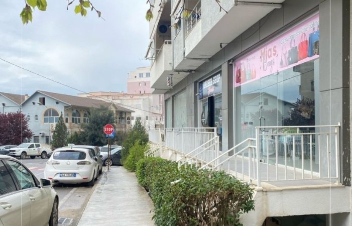 Tirane, shitet ambjent biznesi Kati 0, 67 m² 119.000 € (Rruga e Dajtit, Fresku, Tiranë, TT 1991)