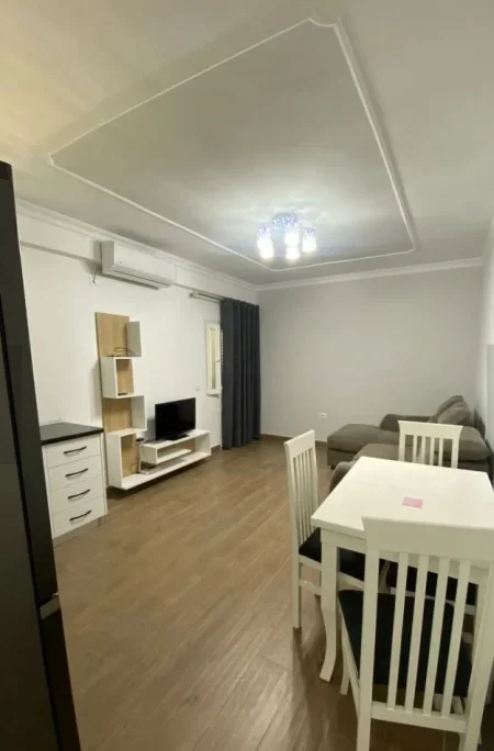 Tirane, jepet me qera apartament , 500 € (Selit)