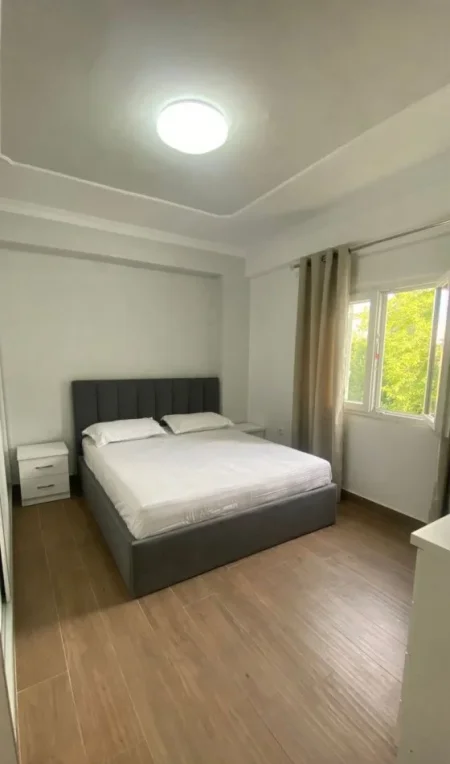 Tirane, jepet me qera apartament , 500 € (Selit)