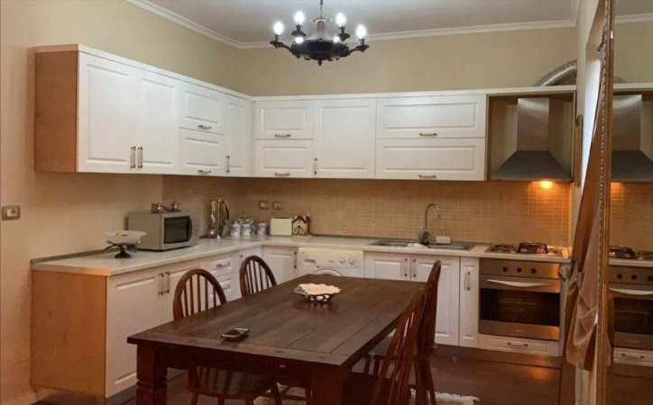 Tirane, shitet apartament 4+1 Kati 3, 110 m² 248.000 € (Rruga e Elbasanit) TT 1183