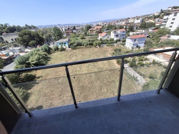 Tirane, jepet me qera apartament 1+1 Kati 3, 250 € (Rethi Unaza e Madhe Tufin)